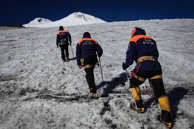 Потерявшегося на Эльбрусе сноубордиста разыскивают спасатели КБР