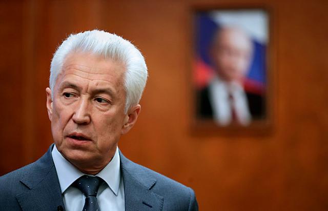 Экс-глава Дагестана Васильев решил избираться в Госдуму от другого региона