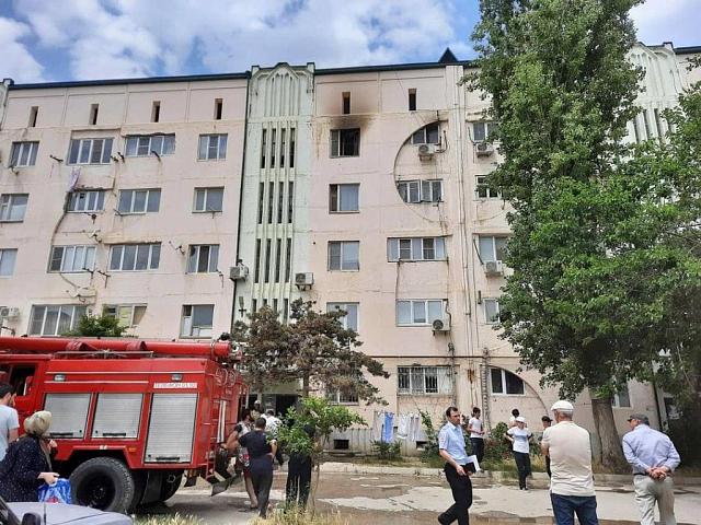 В Дагестане при пожаре в многоэтажке погибли двое детей