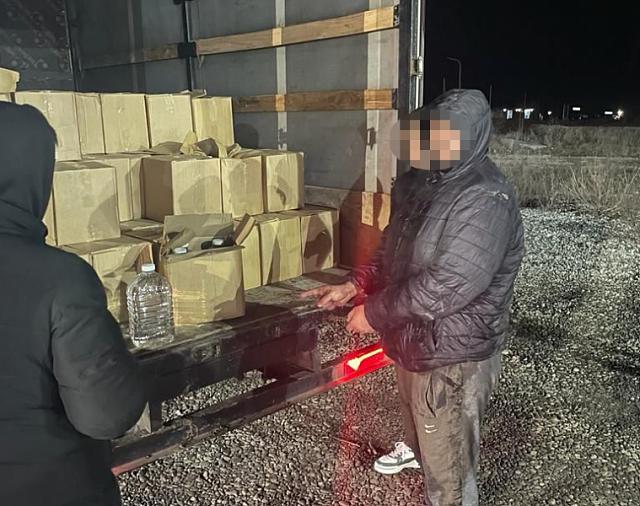 В Северной Осетии пресекли продажу 3 тысяч литров контрафактного спирта