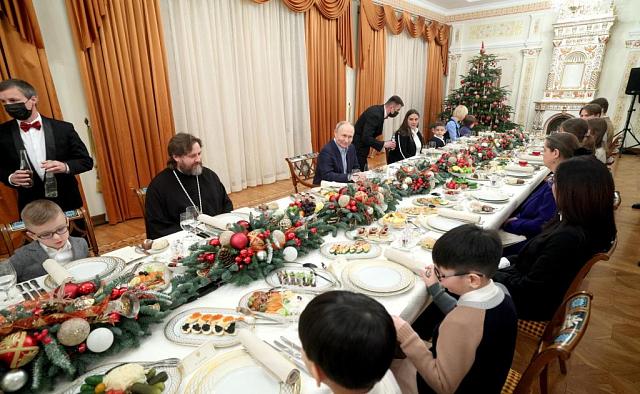 Путин встретился с семьями героев, погибших в ходе СВО