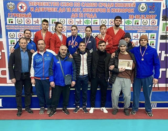 В активе осетинских спортсменов – десять наград первенства СКФО по самбо
