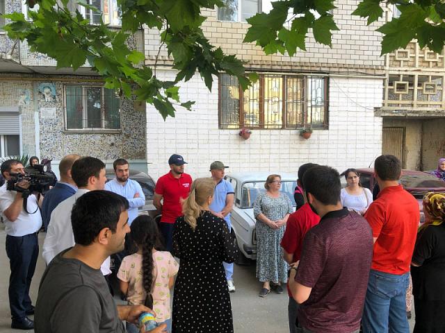 Шило на мыло: новые лифты в Дагестане работают с перебоями