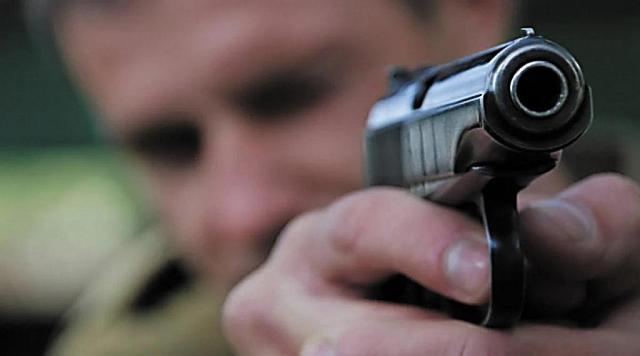 В Кизляре двое подозреваемых обстреляли полицейских во время задержания