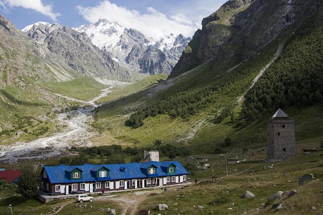 «Ростелеком» подключил к интернету альпинистский лагерь «Безенги»