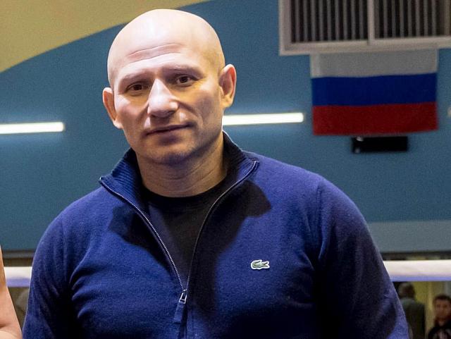 Тренер женской сборной России по боксу из Дагестана спас тонувшего в Каспии мужчину