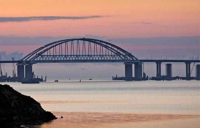 После пожара на Крымском мосту власти вернут паромную переправу 