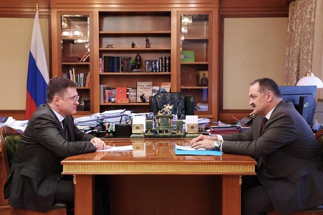 Куратор СКФО в кабмине Новак обсудил с главой Дагестана Меликовым продажи республиканских товаров в РФ  