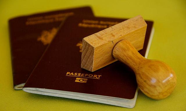 Совершеннолетней жительнице Чечни отказали в оформлении загранпаспорта из-за мужчины