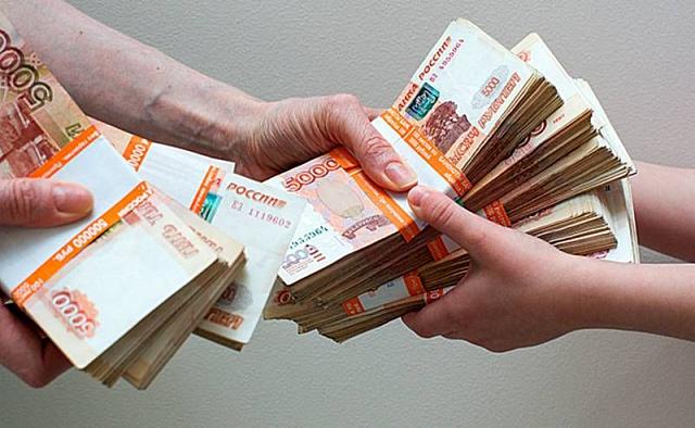 В России с 1 февраля повысят более 40 пособий и выплат