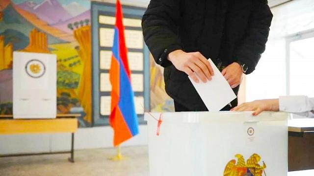 Сегодня в Армении проходят досрочные парламентские выборы