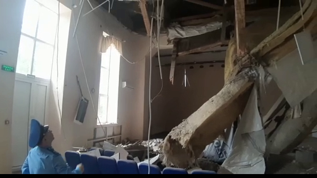 Прокуратура проверяет обрушение потолка в ДК в Александровском округе Ставрополья