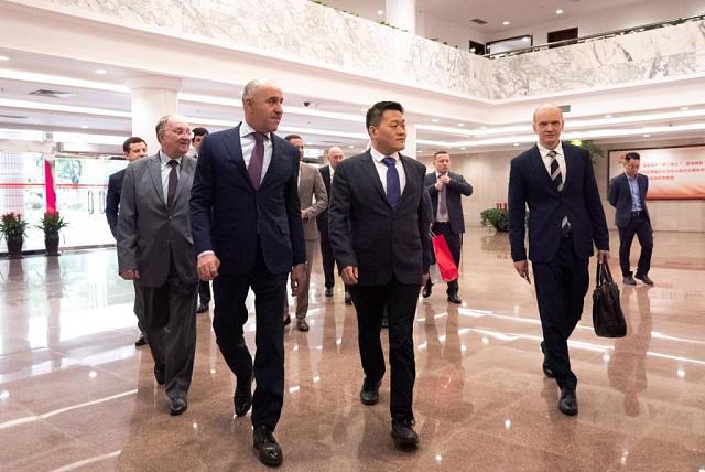 Политолог: деловой визит Рашида Темрезова в Китай задаст тренд и остальным губернаторам