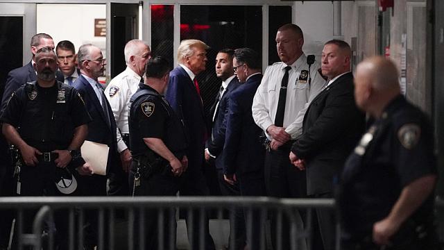 Экс-президента США  Трампа арестовали на два часа в Нью-Йорке