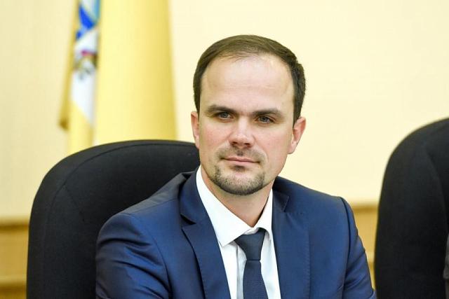 Губернатор Ставрополья продлил полномочия главы минспорта Толбатова еще на год