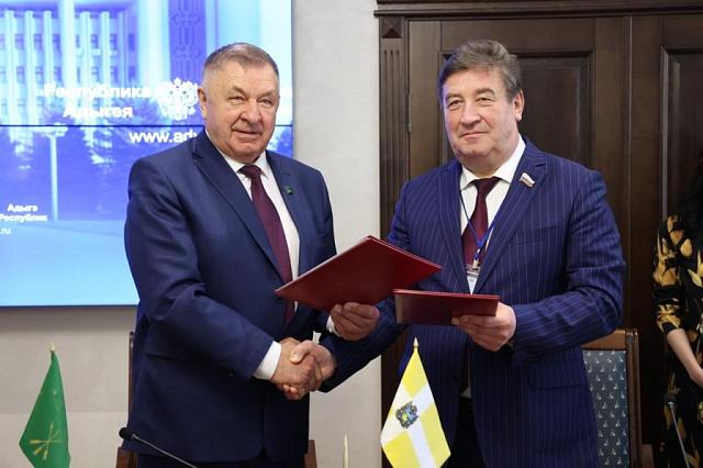 Дума Ставрополья подписала соглашение о сотрудничестве с парламентом Адыгеи
