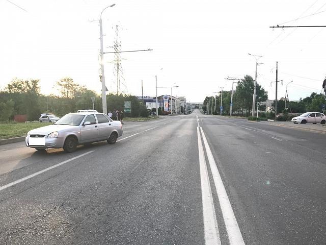 В Ставрополе водитель «Приоры» хотел уехать от скандалившего парня и сбил его