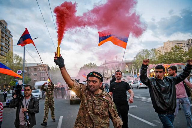 В Ереване оппозиционеры вновь вышли на митинг 
