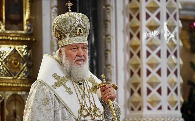 Патриарх Кирилл поскользнулся во время литургии в храме в Новороссийске