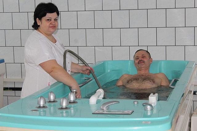 В санаториях КМВ минеральную воду в ваннах заменяют на водопроводную