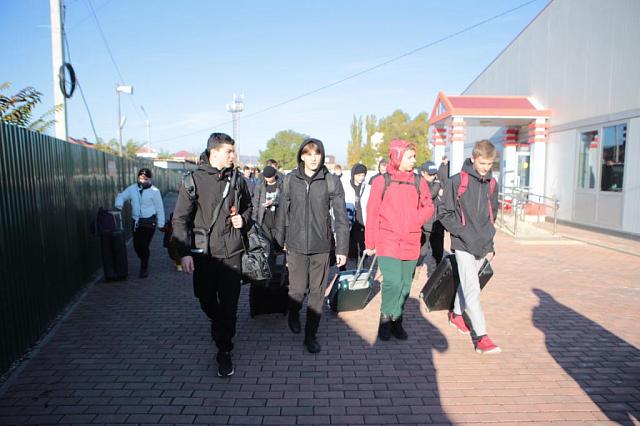 В Чечню прибыли трудновоспитуемые подростки из других регионов