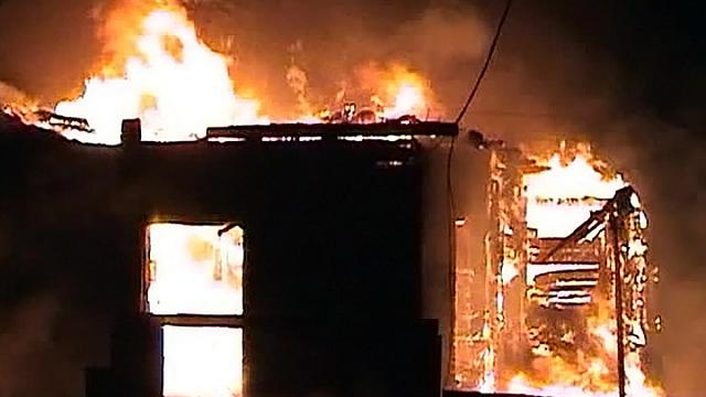 В пригороде Махачкалы в частном доме взорвался газ: видео 