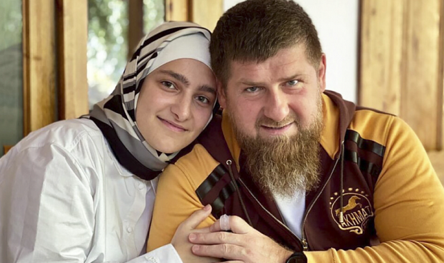 Дочь Кадырова обнародовала доходы на посту первого замминистра культуры Чечни