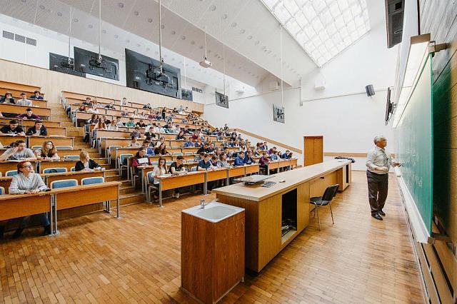 В Северной Осетии преподаватель вуза в среднем зарабатывает меньше своих коллег в СКФО