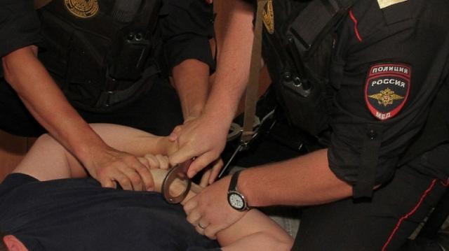 В КЧР трое полицейских ответят за пытки мужчины током