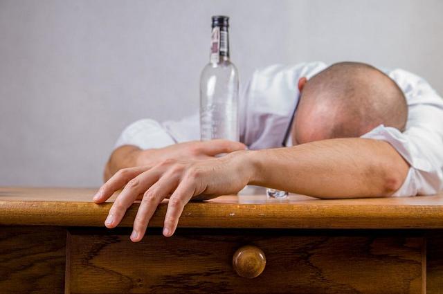 Жителей РФ обяжут сдавать анализы на алкоголизм и наркоманию при получении прав
