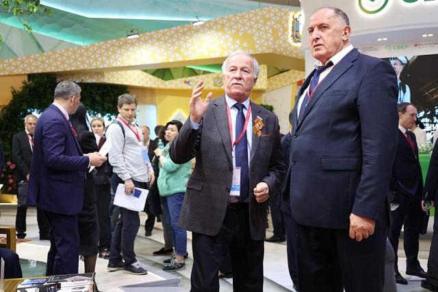 Спикер Думы региона оценил потенциал ставропольского садоводства на Кавказской инвестиционной выставке