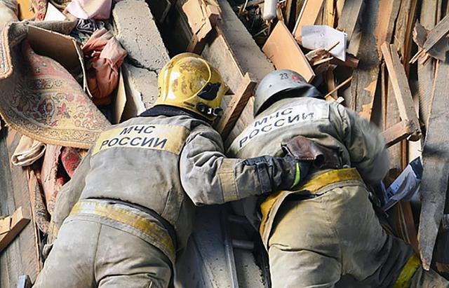 На Ставрополье обрушился склад и три человека оказались под завалами