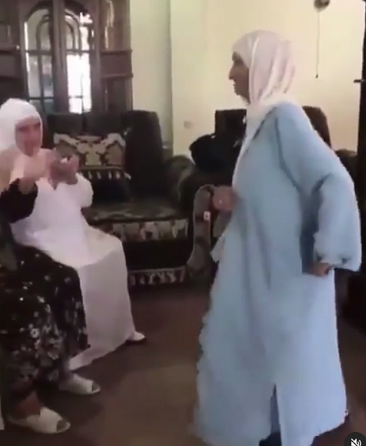 Танцующая бабуля стала звездой соцсетей в КБР