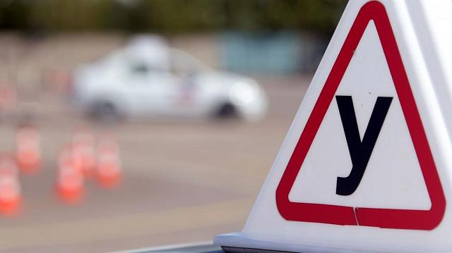 В Черкесске в автошколе нарушили трудовые права инструкторов по вождению
