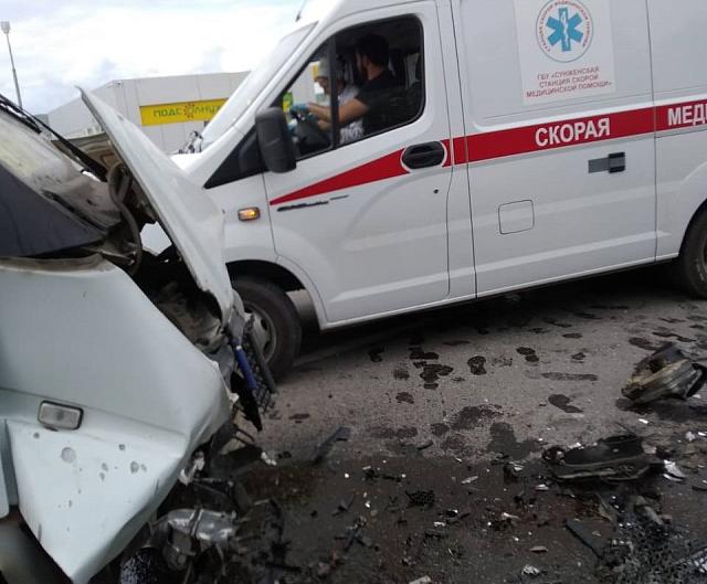 В Ингушетии 15 человек пострадали в столкновении автобуса с легковушкой