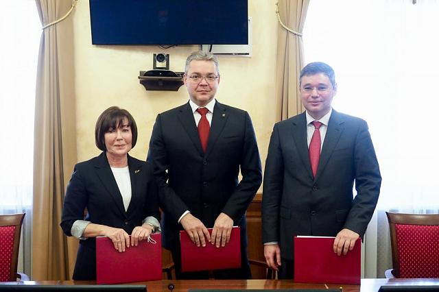 В Ставрополе лидеры края, профсоюзов и работодателей региона подписали трёхстороннее соглашение