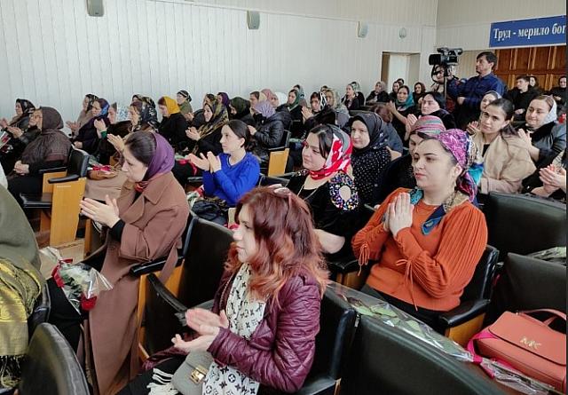 В Дагестане проходит I Международный женский экономический форум