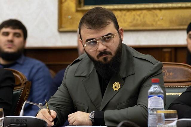 У главы Чечни появился помощник по силовому блоку, его фамилия - Кадыров