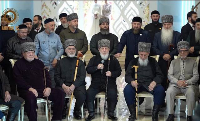 Ингушская делегация тепло пообщалась с Кадыровым: видео