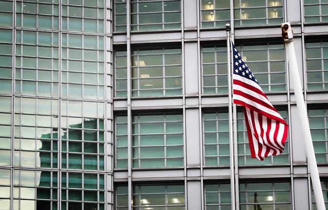 Посольство США в РФ прекращает выдачу виз