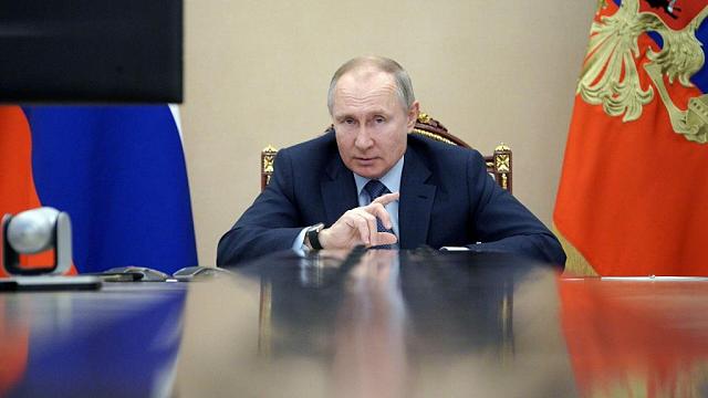 Путин распорядился о выплатах для беременных женщин