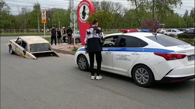 В Ставрополе гаишники отобрали у жителя Кубани машину, у которой не было задних колёс