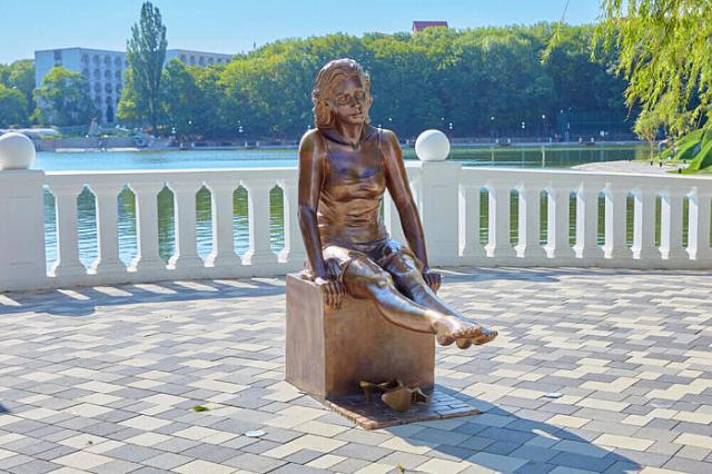 Суд признал скульптуру «Курортница» в Железноводске плагиатом 