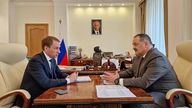 Глава Дагестана Меликов заручился мощной поддержкой федерального министра Козлова с борьбе с мусором