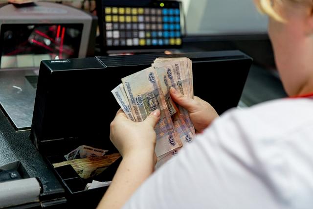 В Дагестане кассир магазина воровала выручку для покупки лотерейных билетов