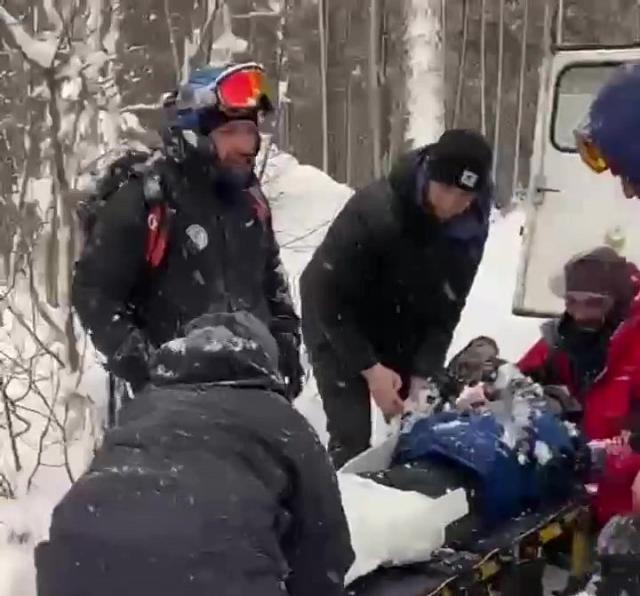 В горах КБР сноубордист попал под спровоцированную им же лавину