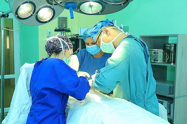 В Ереване 70-летней пациентке удалили 12-килограммовую опухоль