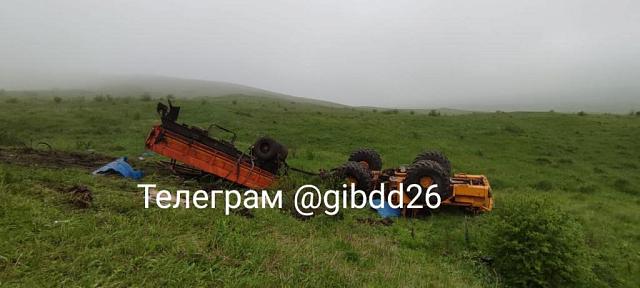 На Ставрополье погибли тракторист с пассажиром