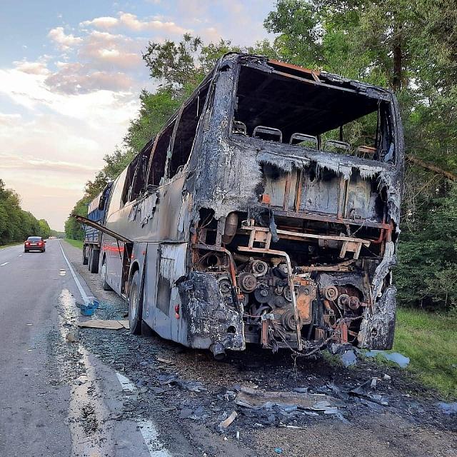 Туристический автобус с 29 детьми загорелся на Ставрополье
