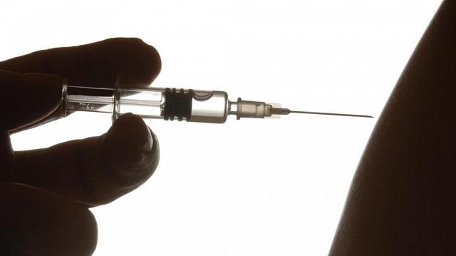 Вакцинация Pfizer довела 13 жителей Израиля до лицевого паралича